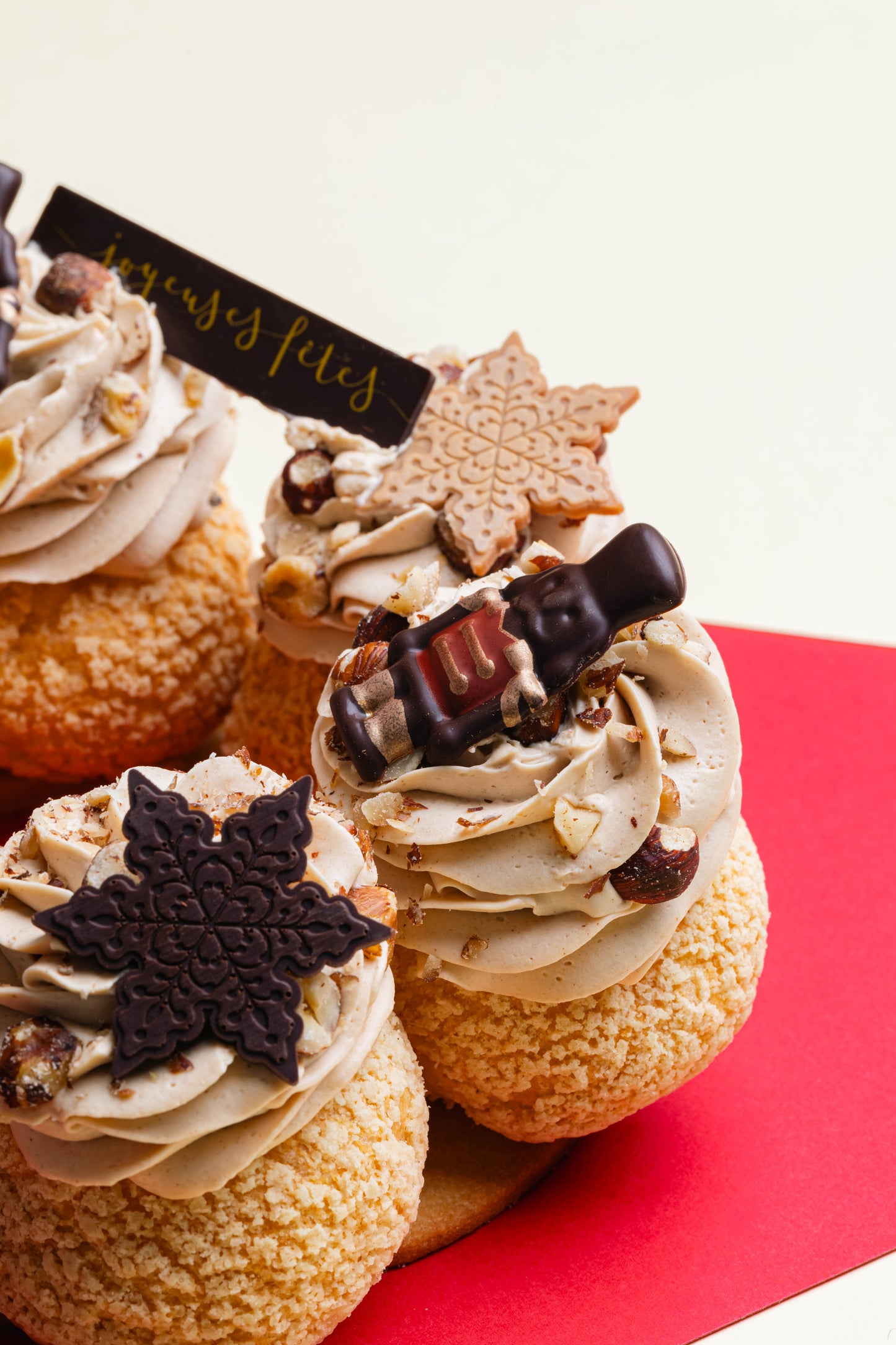 La Couronne CASSE NOISETTE - 6 pers